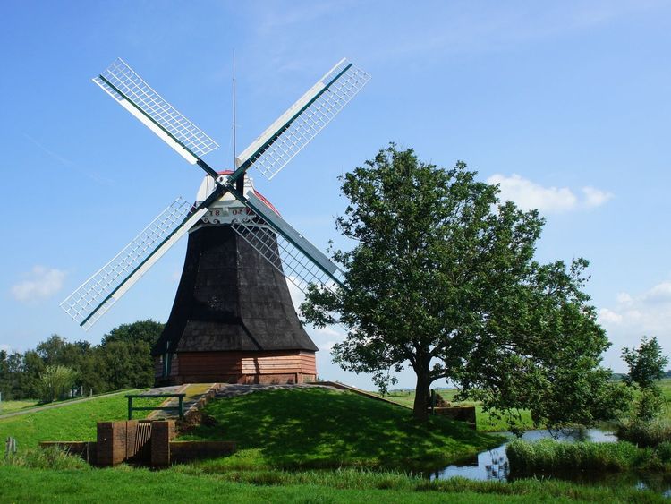 Die Wind- und Wasserschöpfmühle Wynhamster Kolk dient der Entwässerung des Wynhamster Kolks.