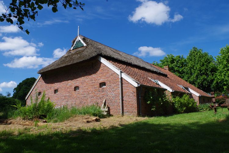Das Heitens Huus ist eines der wenigen verbliebenen Fehnhäuser in Moormerland, südliches Ostfriesland.